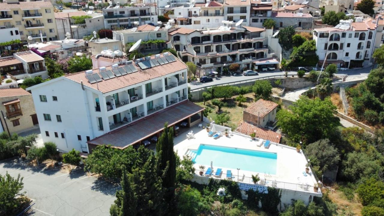Pissouriana Hotel Apartments Esterno foto