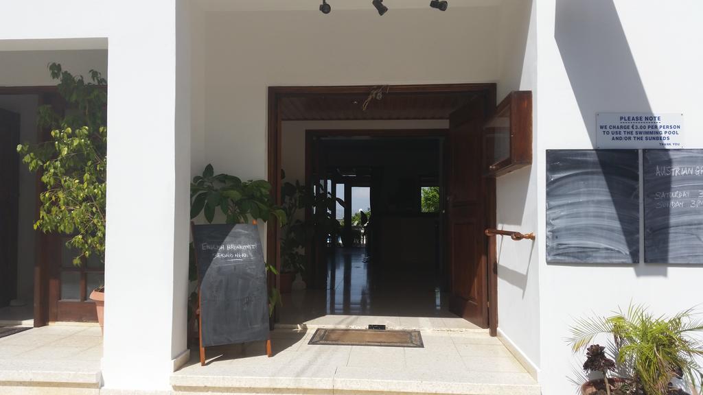 Pissouriana Hotel Apartments Esterno foto